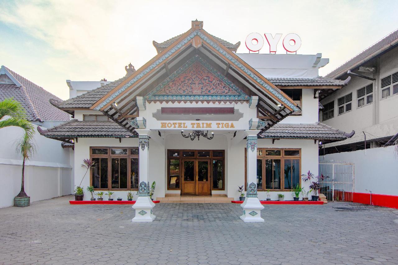 Trim Tiga Hotel by OYO Rooms