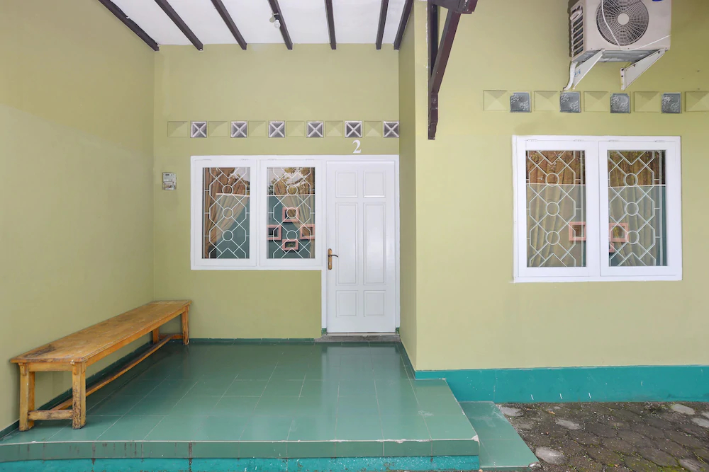 Uno Guesthouse by OYO Rooms