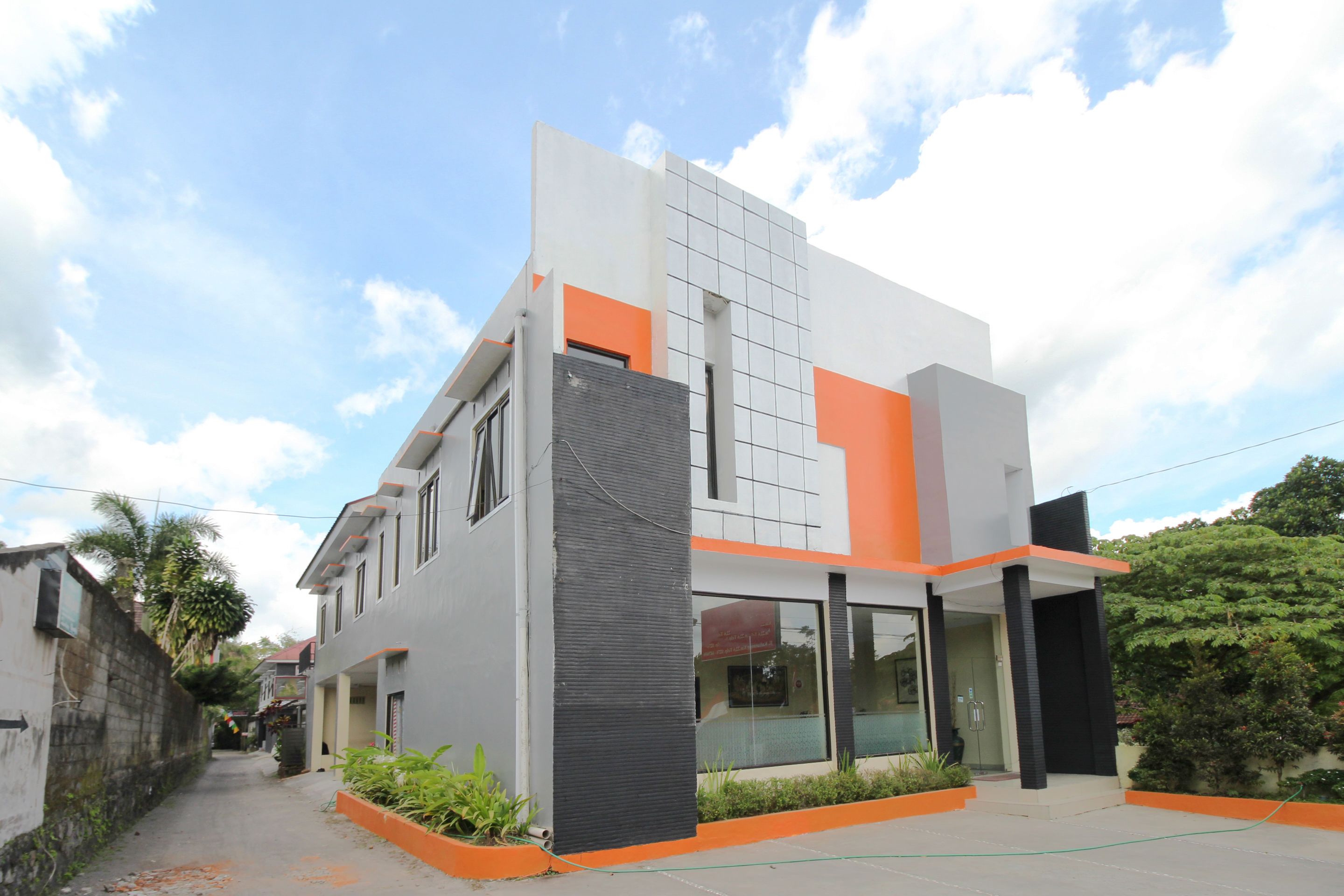 Wisma Putra Jaya by Airy Rooms