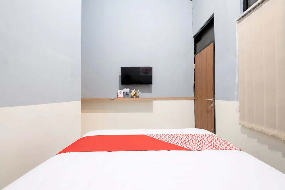 Ze Room by Oyo Rooms