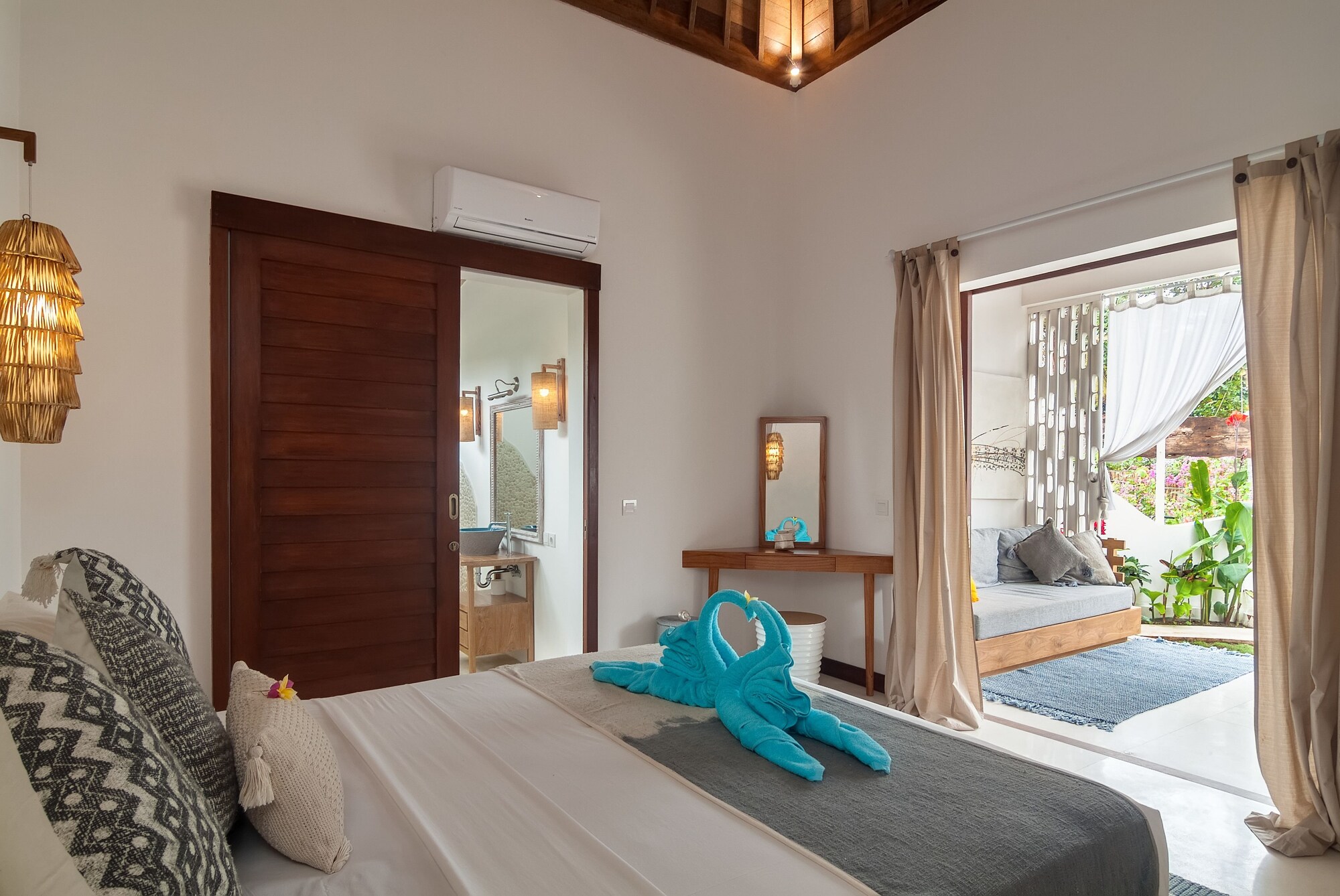 De'Coco Villa and Suites