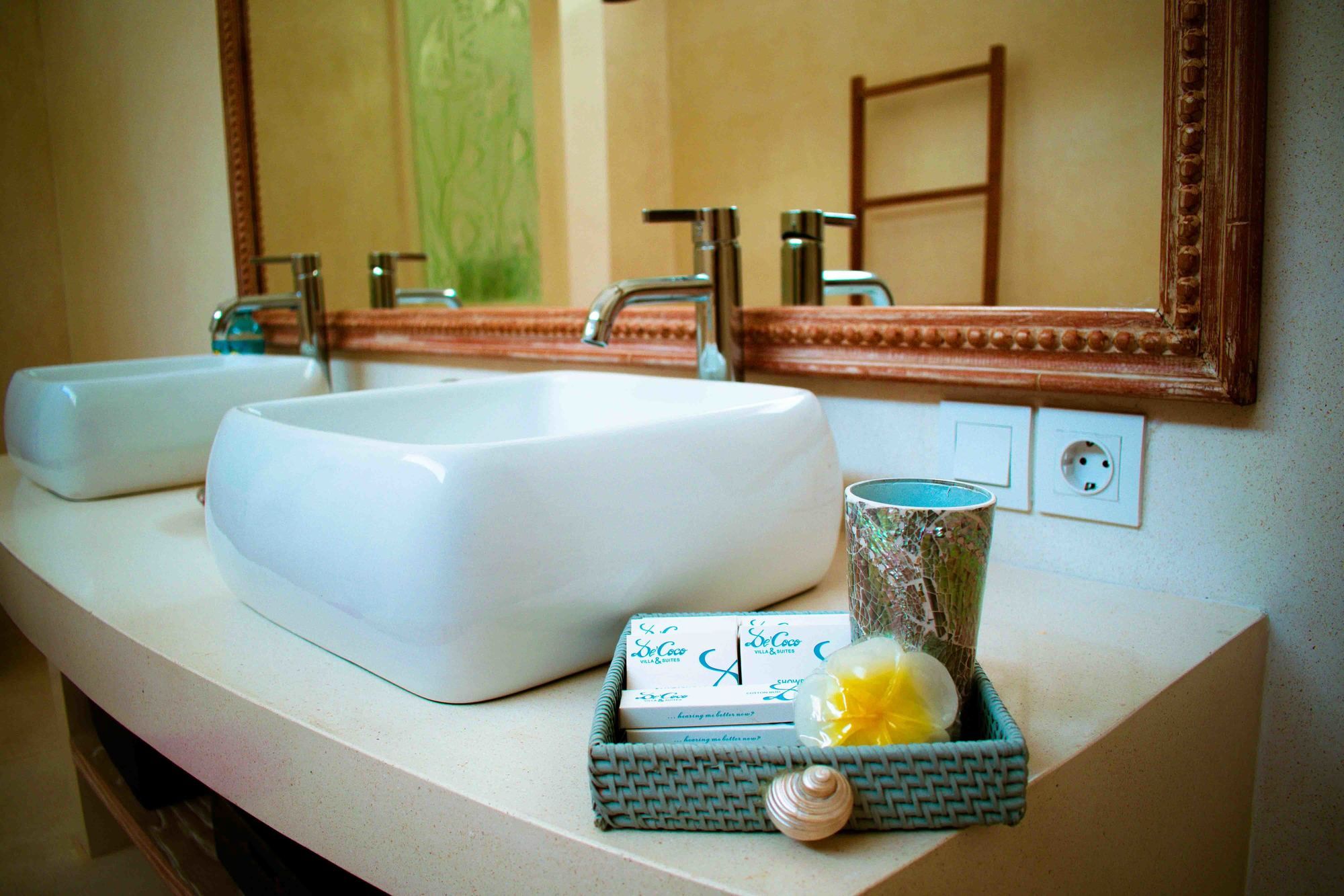 De'Coco Villa and Suites