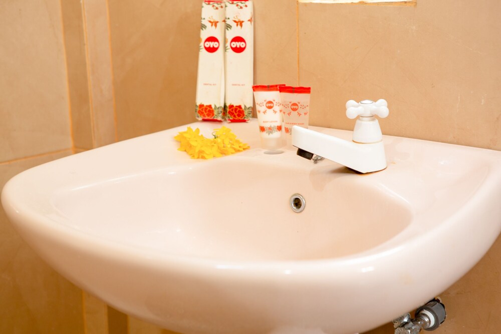 Gusung Indah Bungalow & Restaurant by OYO Rooms