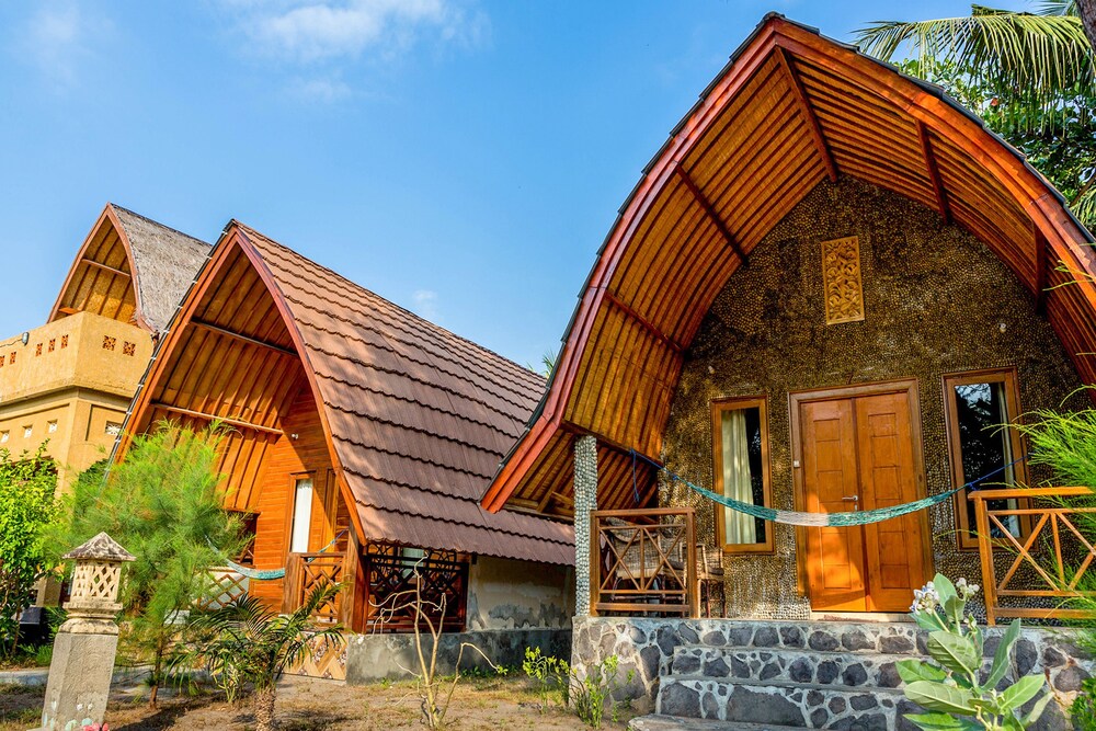 Gusung Indah Bungalow & Restaurant by OYO Rooms