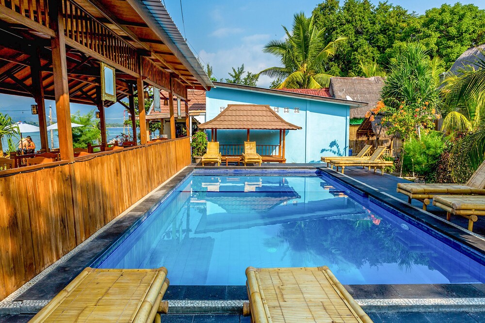 Gusung Indah Bungalow & Restaurant by OYO Rooms