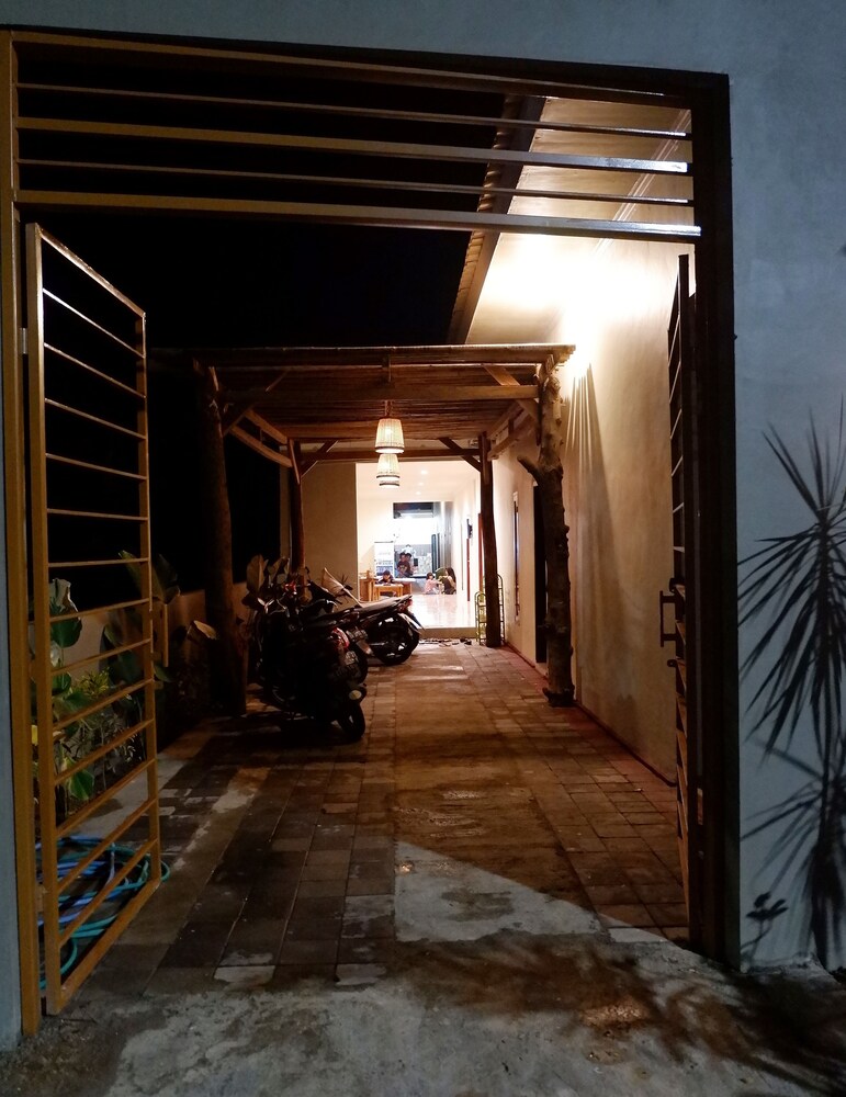 Besopok Hostel