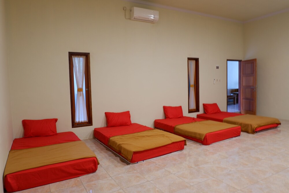Besopok Hostel