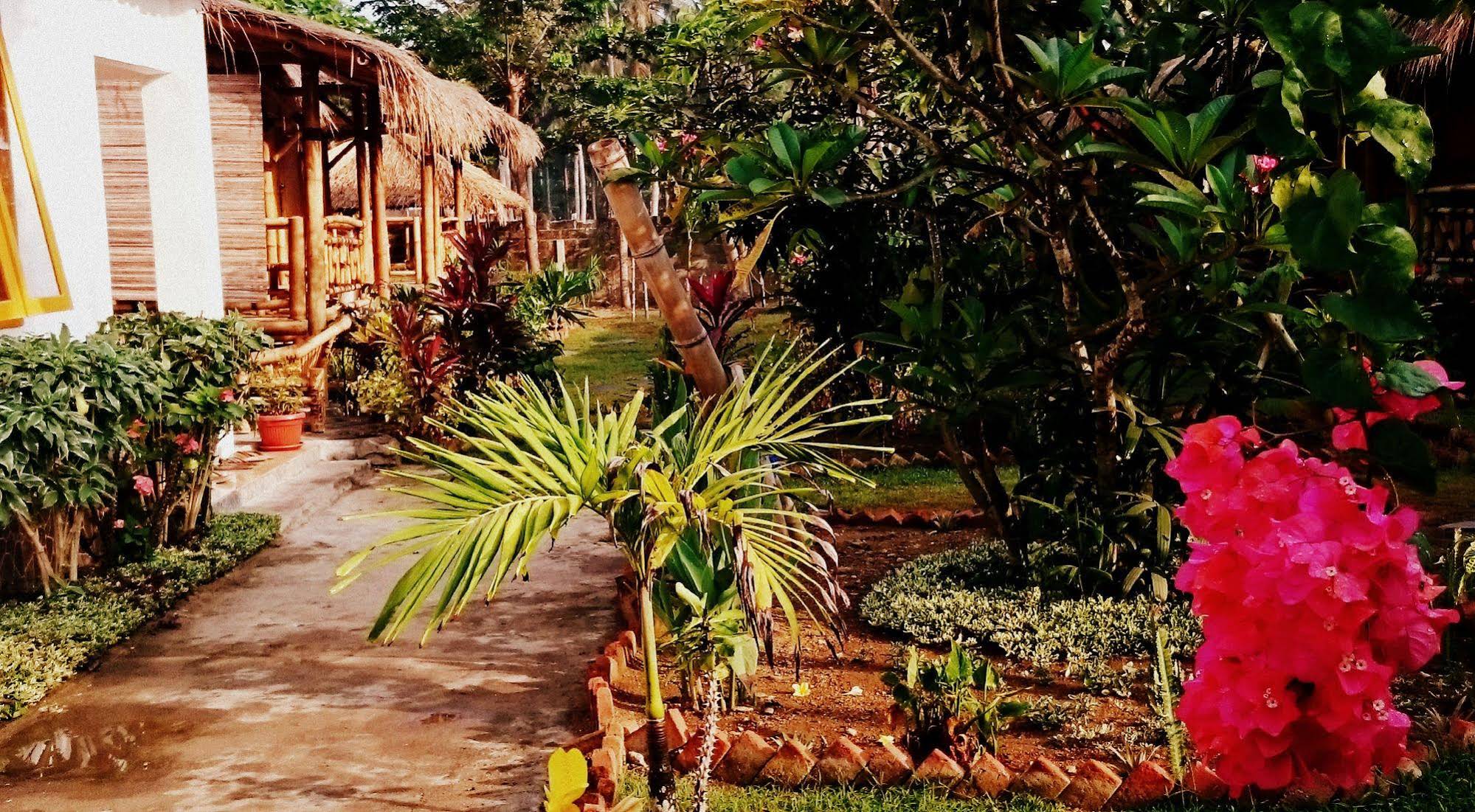 Same Same Bungalows