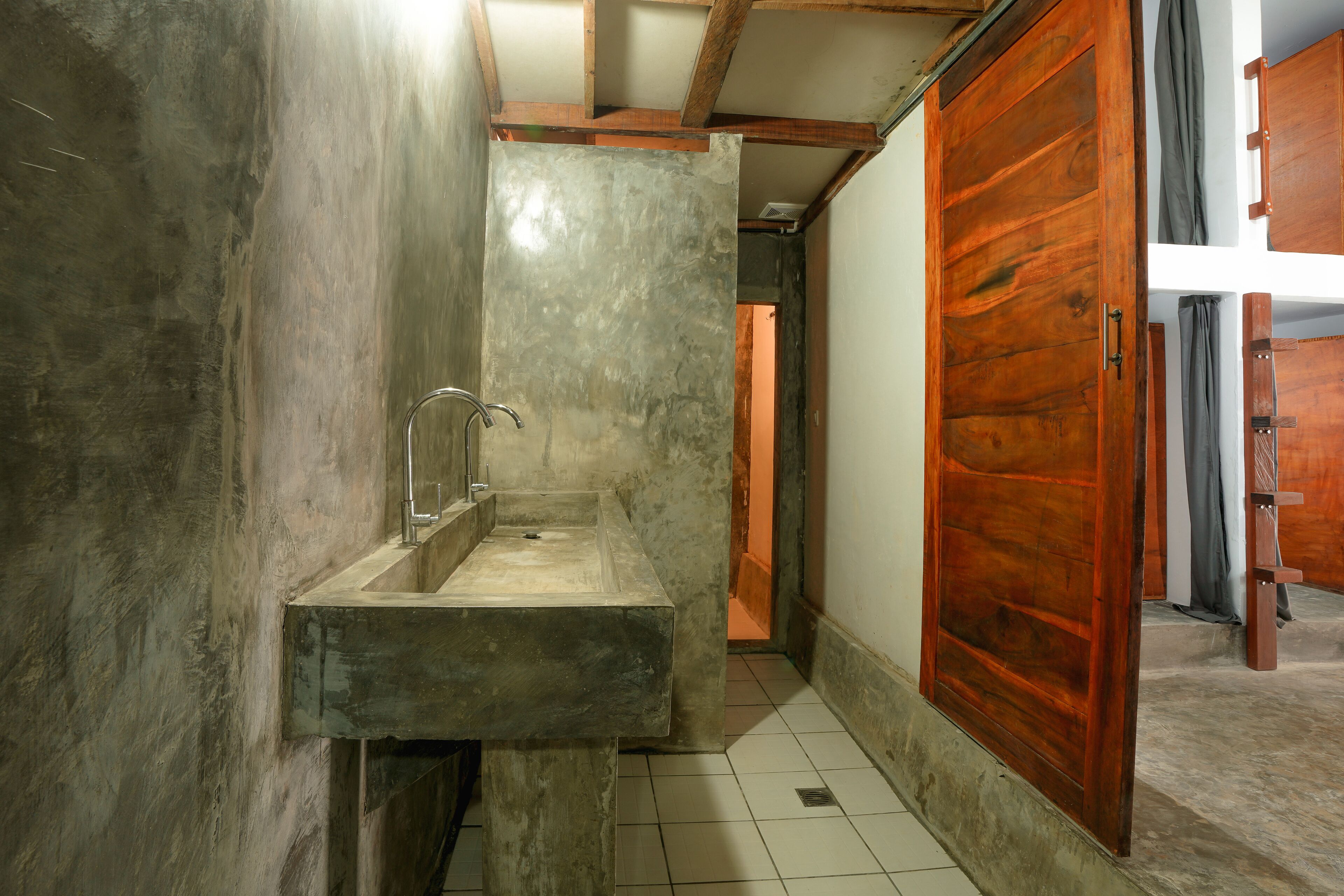 Waiwas Hostel