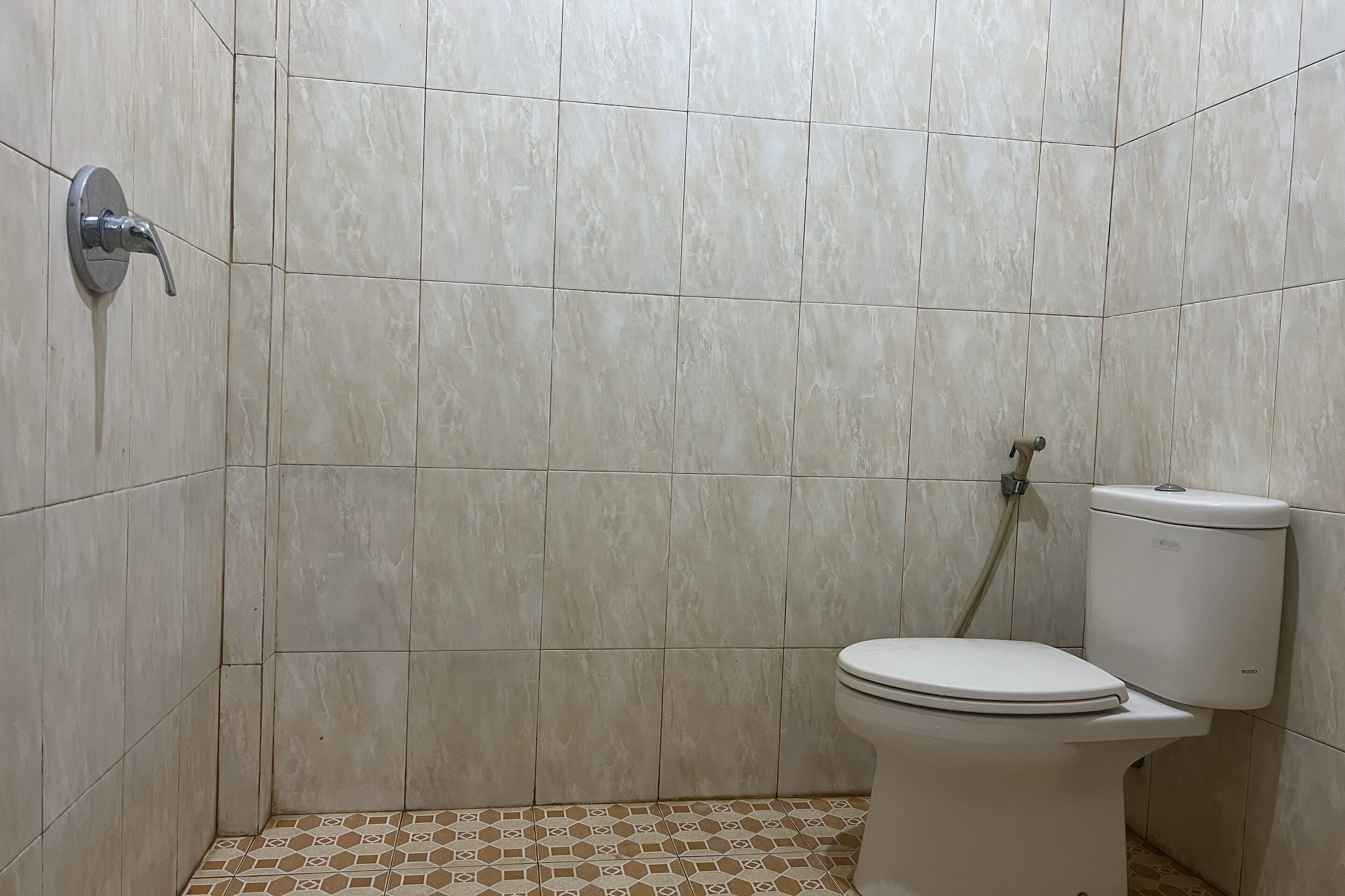 Spot On 93740 Madame Guesthouse