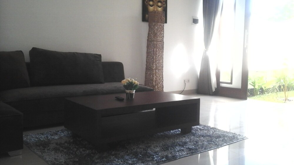 Tom And Jerry Villa