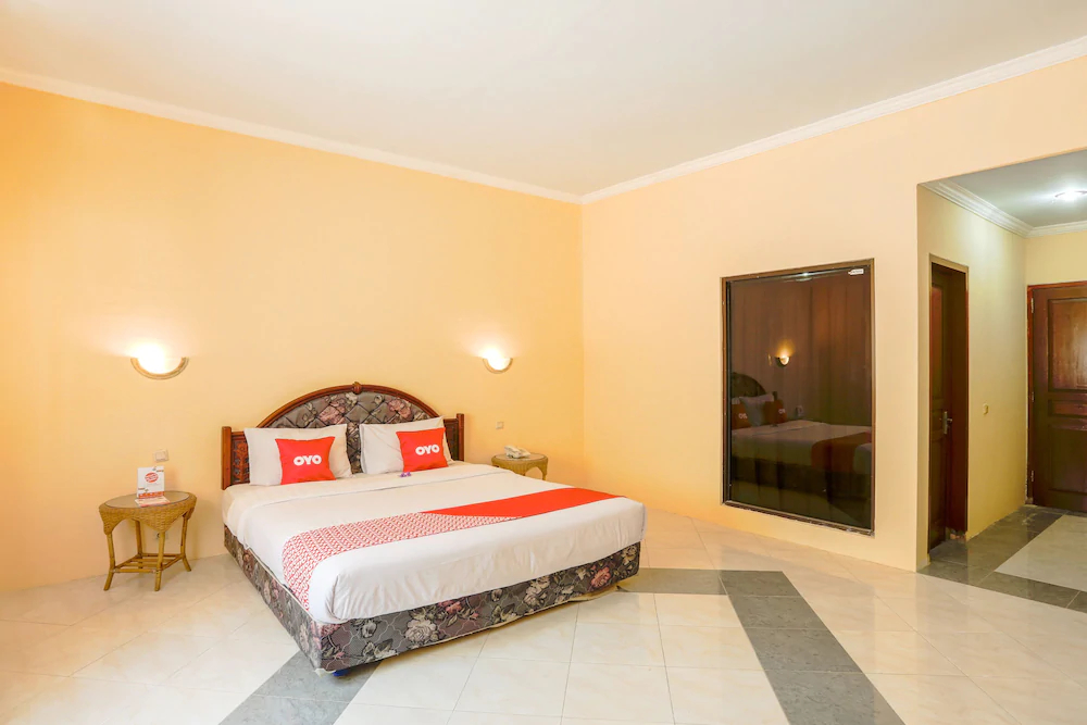 Edotel Praya by OYO Rooms