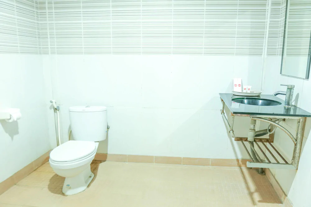 Edotel Praya by OYO Rooms