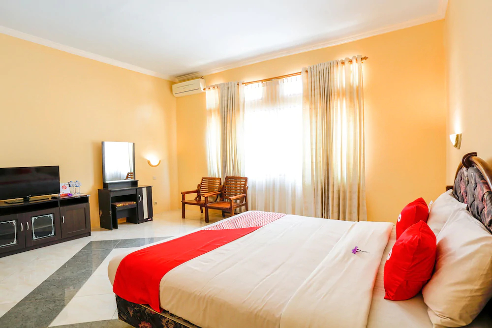 Edotel Praya by OYO Rooms
