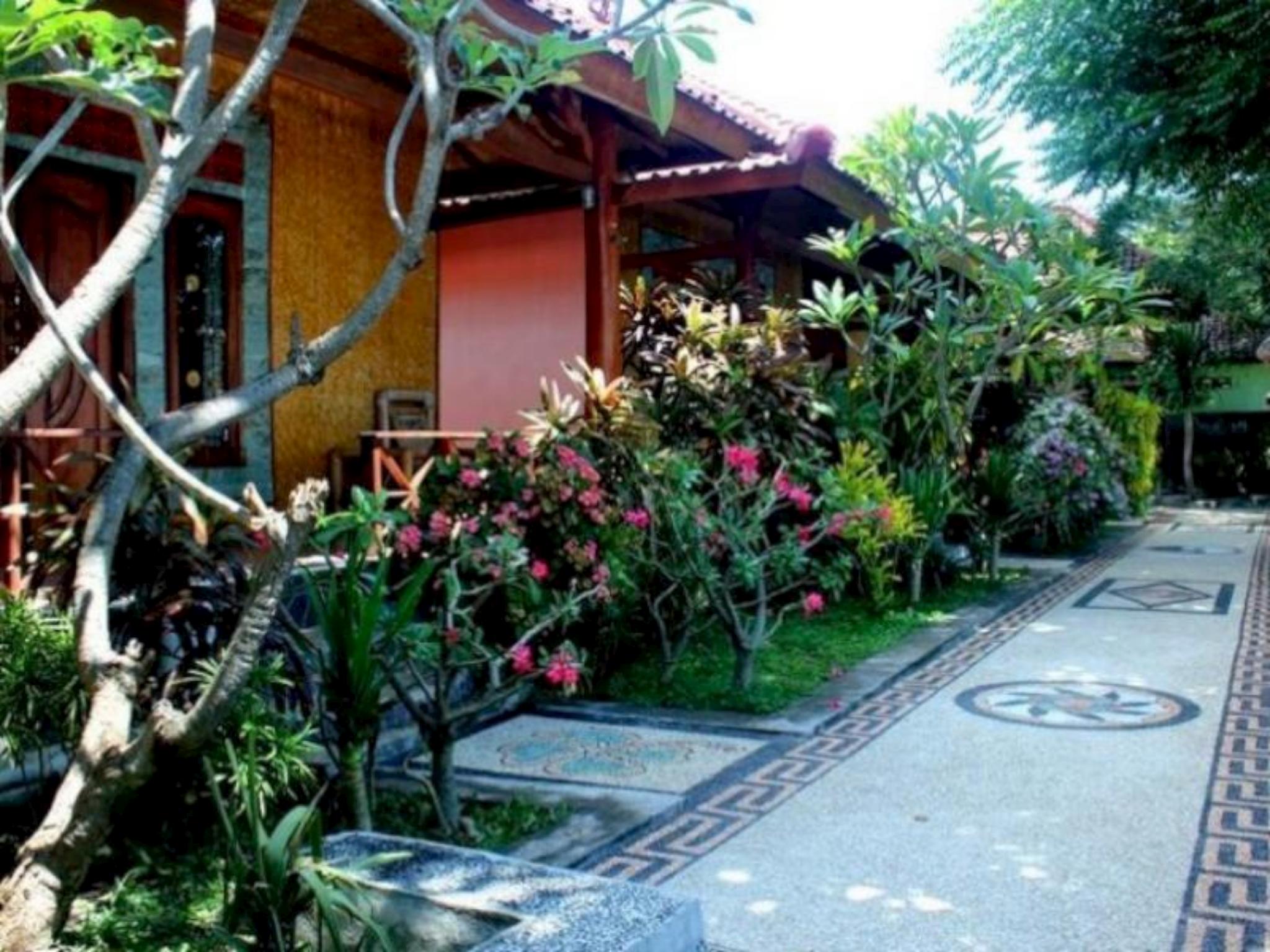Krisna Bungalows And Restaurant