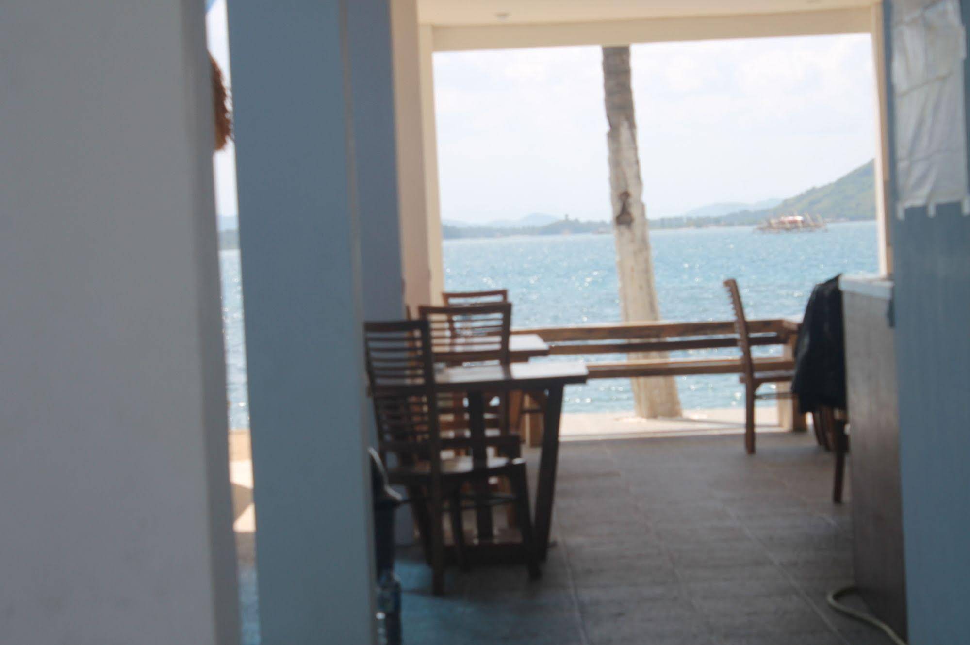 The Place Bungalow & Restaurant Sekotong