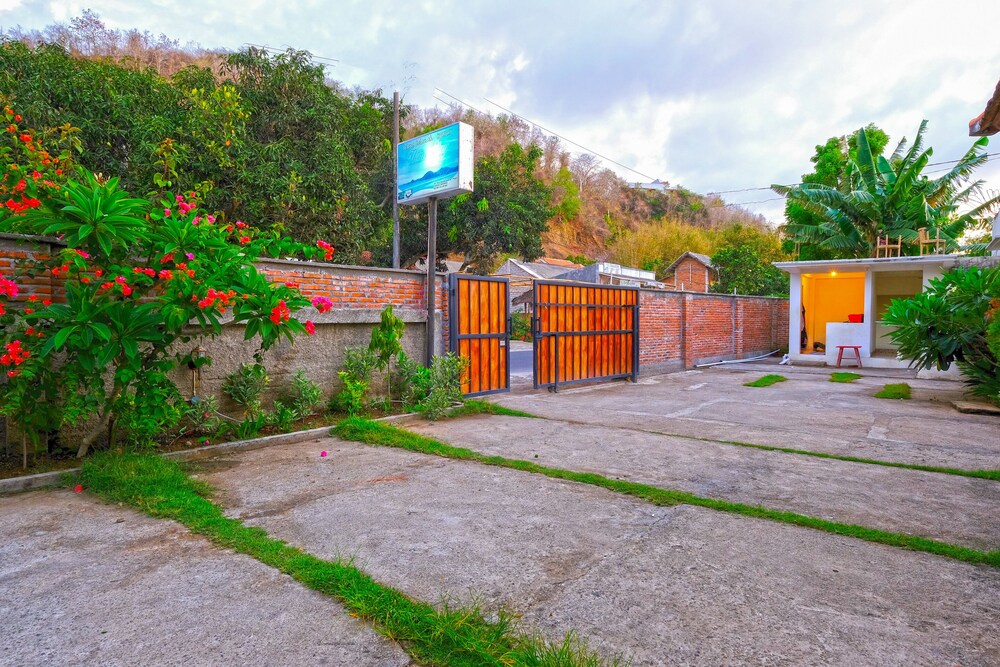 Sengkunyit Bukit Hotel by OYO Rooms