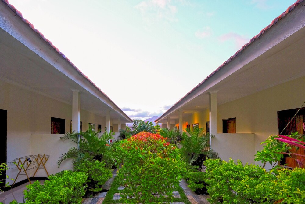 Sengkunyit Bukit Hotel by OYO Rooms