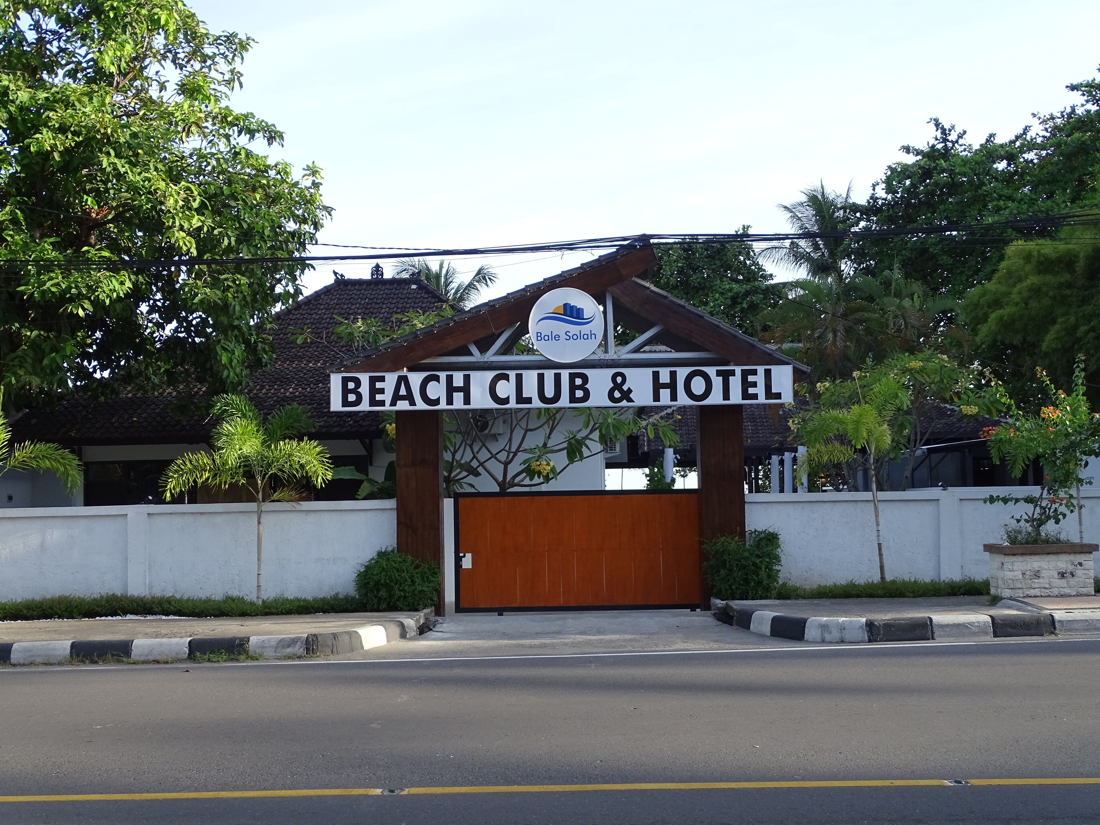 Bale Solah Beach Club & Hotel