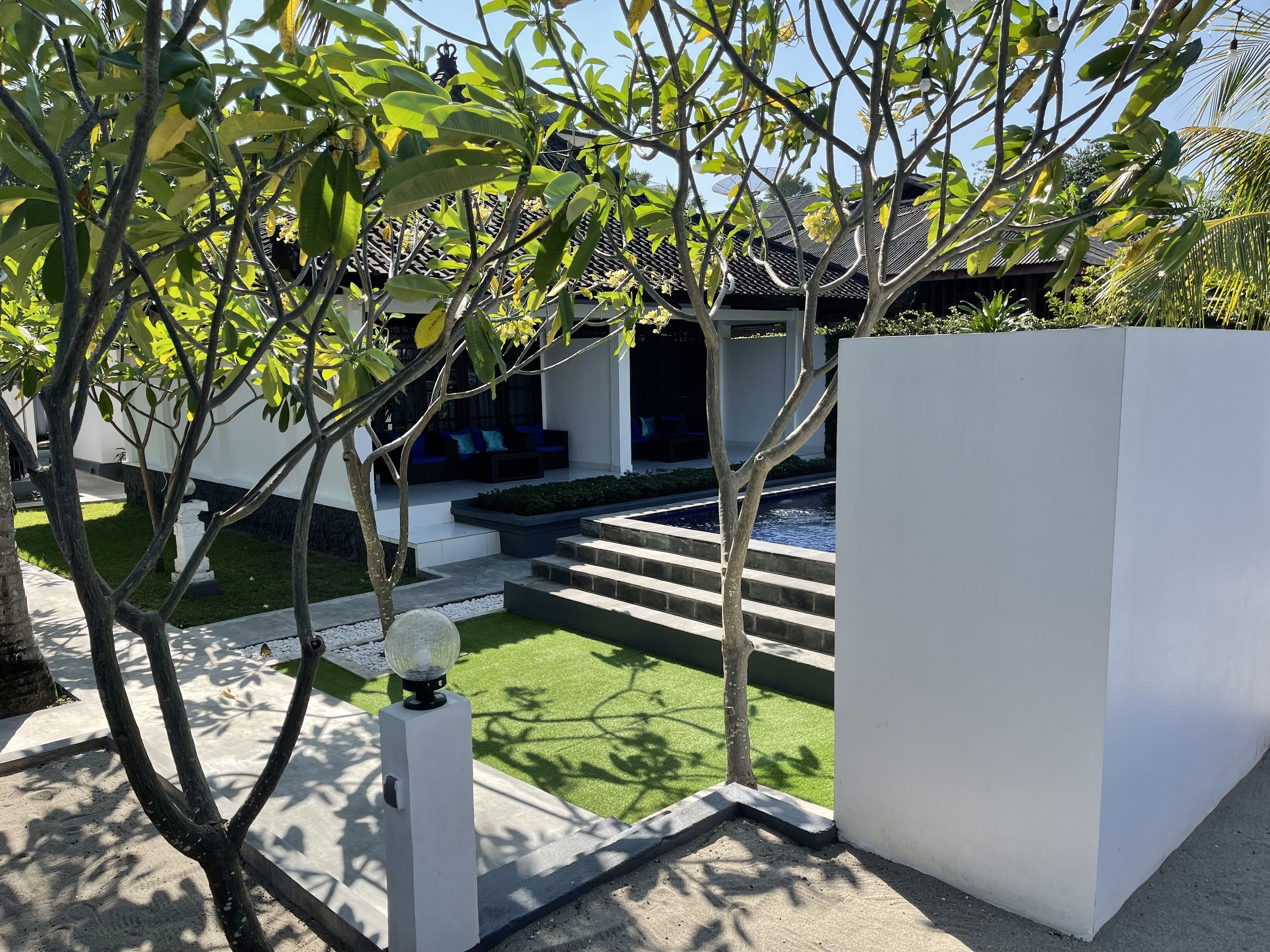 Bale Solah Beach Club & Hotel
