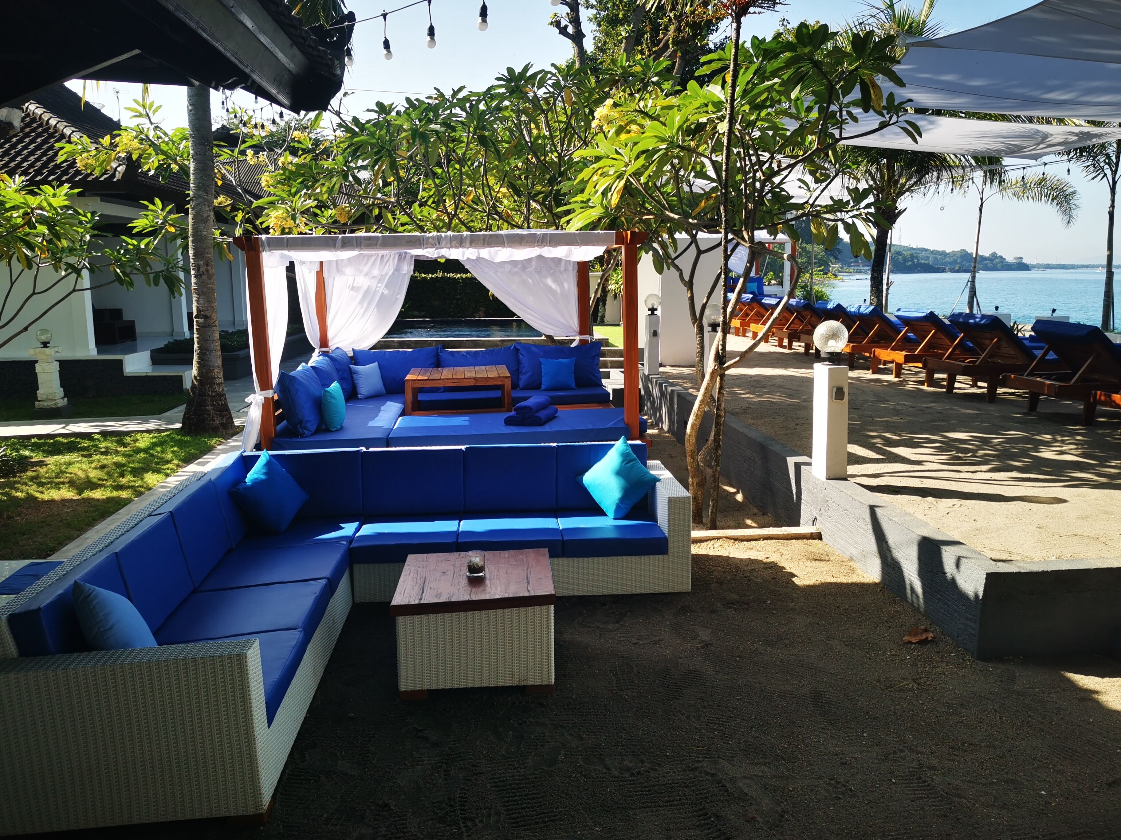 Bale Solah Beach Club & Hotel