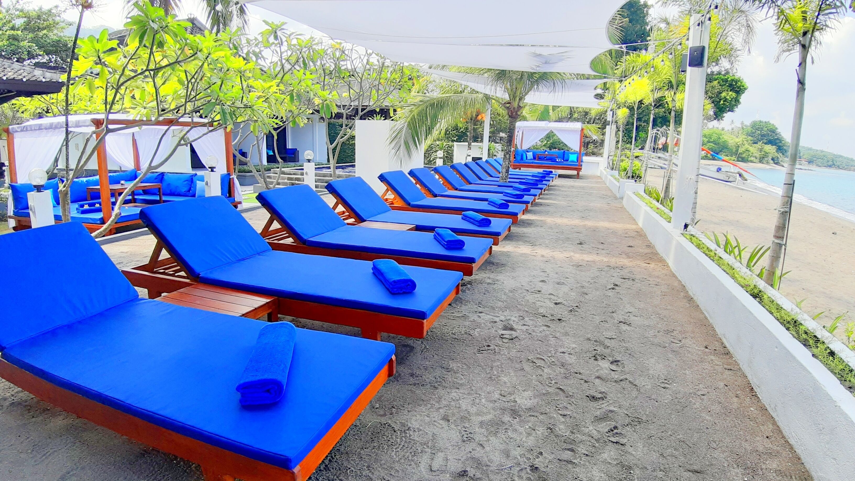 Bale Solah Beach Club & Hotel