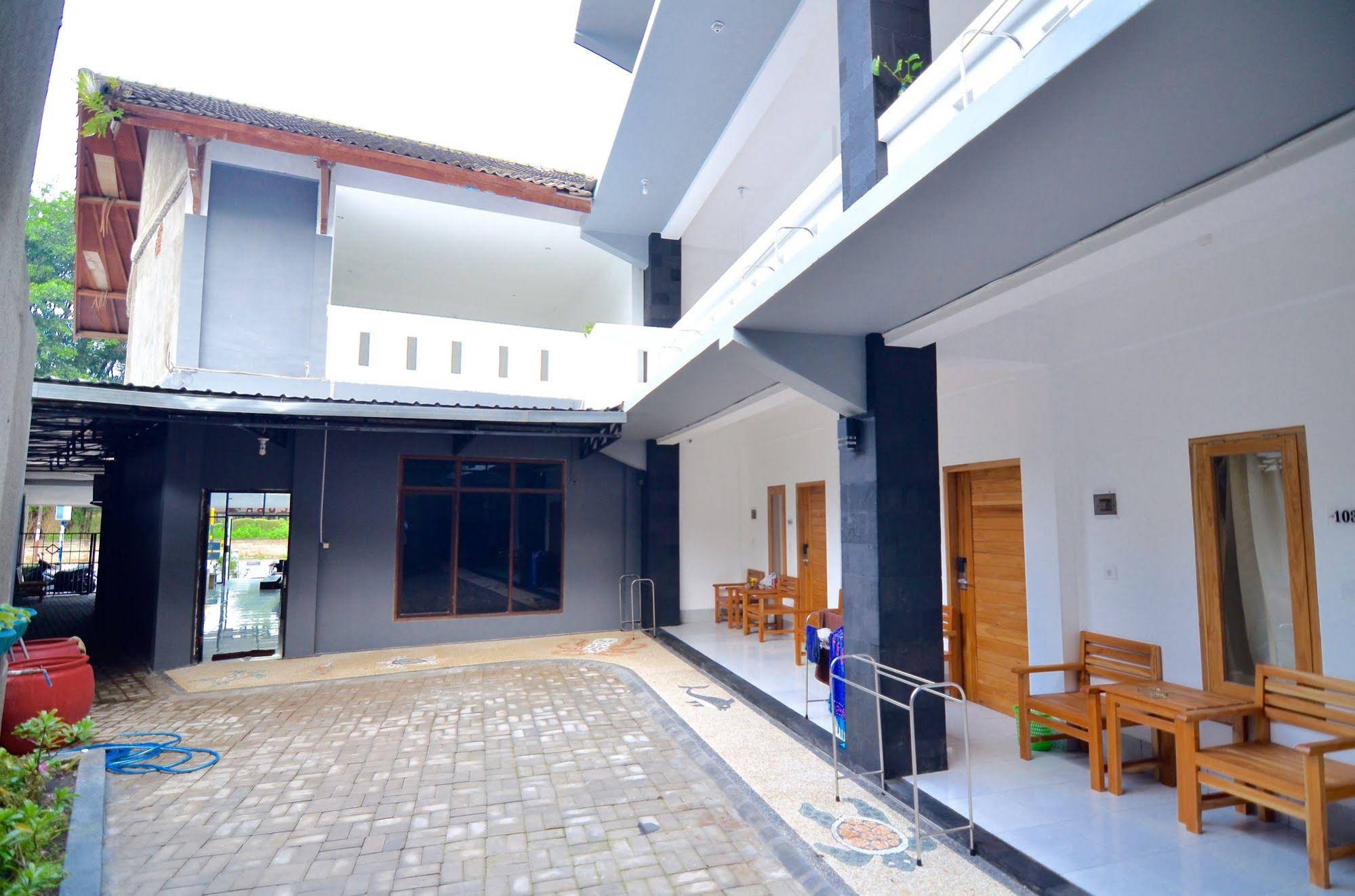 Blue Coral Inn