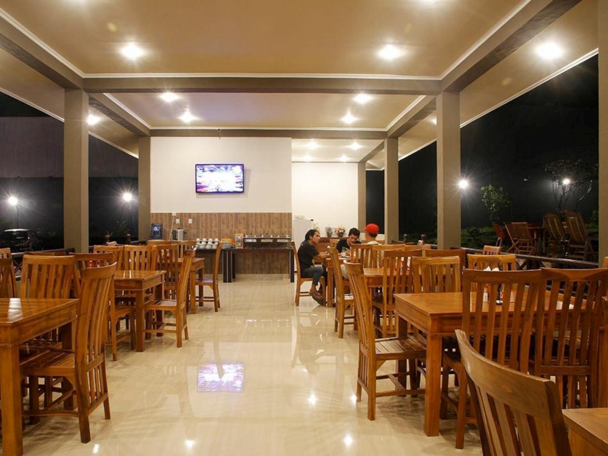 Grand Senggigi Hotel