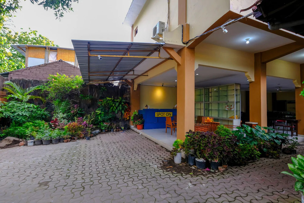 Hotel Elen by OYO Rooms