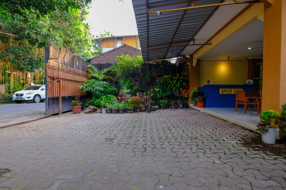Hotel Elen by OYO Rooms