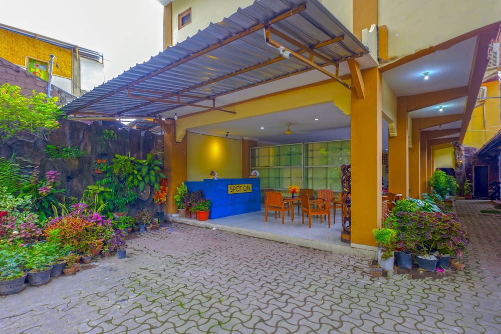 Hotel Elen by OYO Rooms
