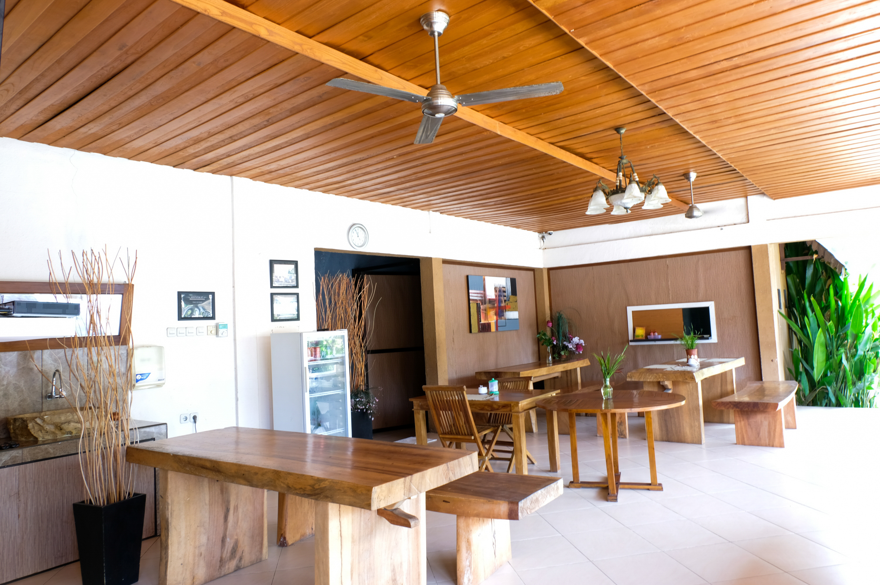 RedDoorz Plus @ Raya Senggigi Lombok