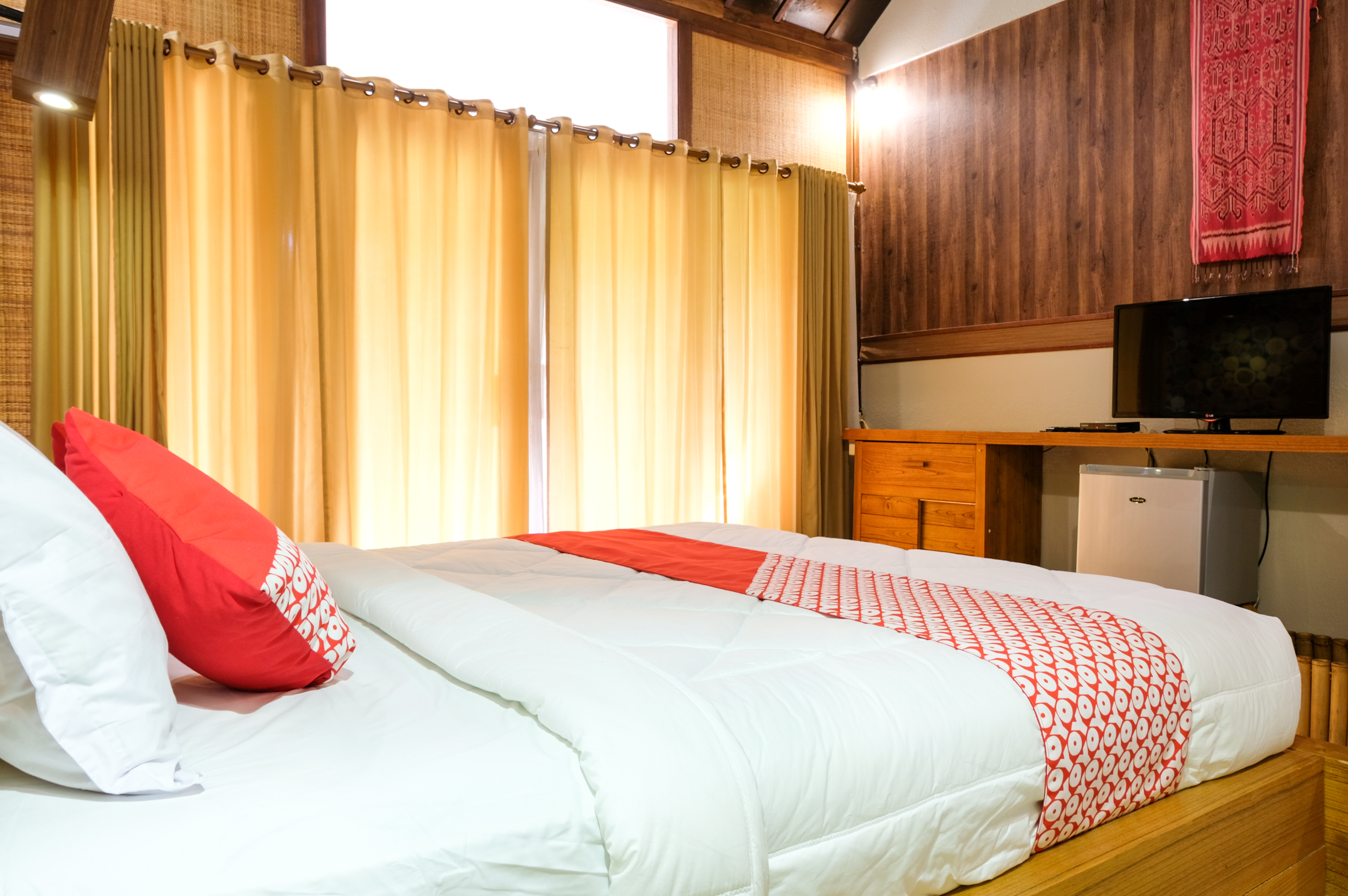 RedDoorz Plus @ Raya Senggigi Lombok
