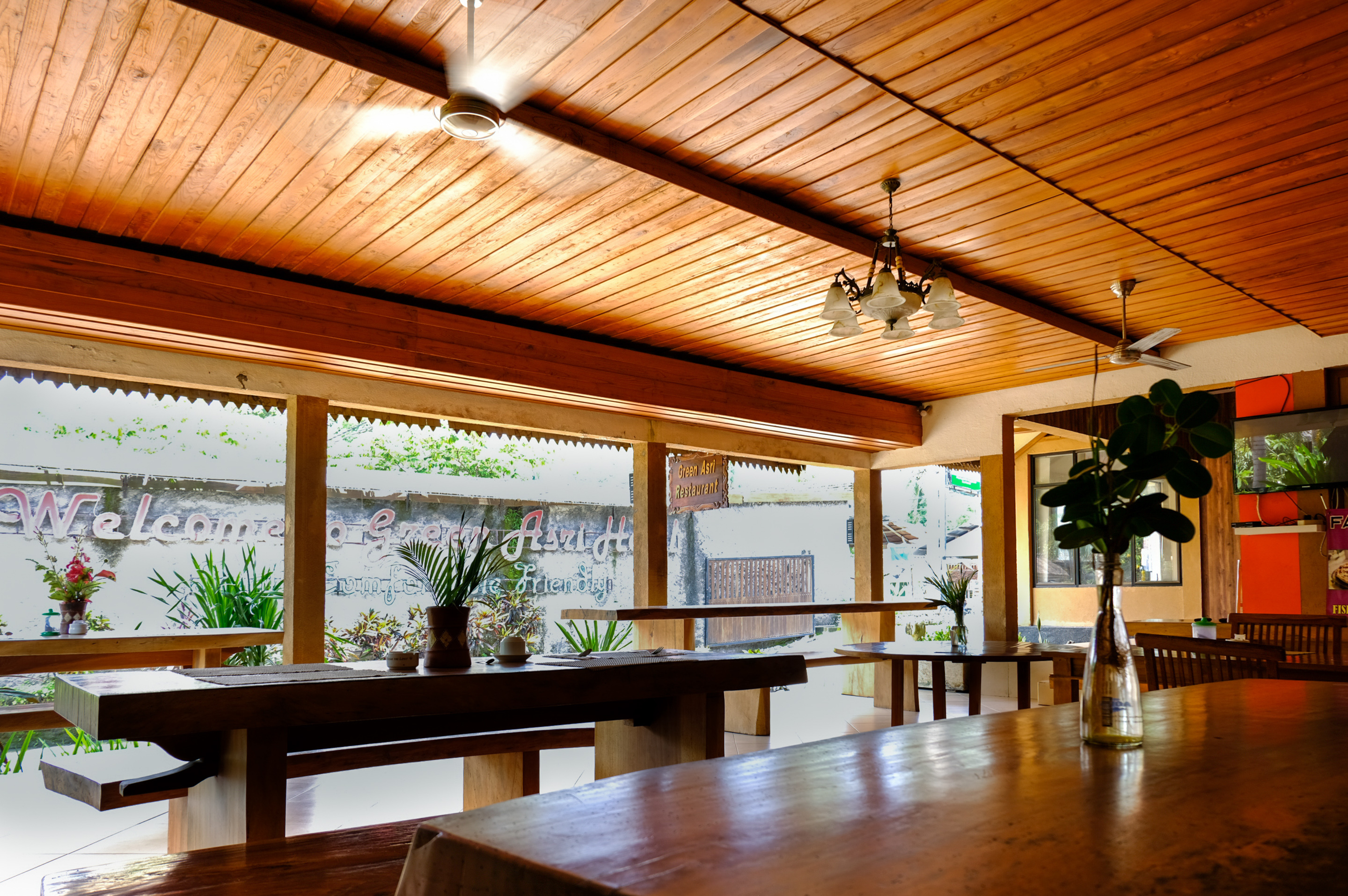 RedDoorz Plus @ Raya Senggigi Lombok