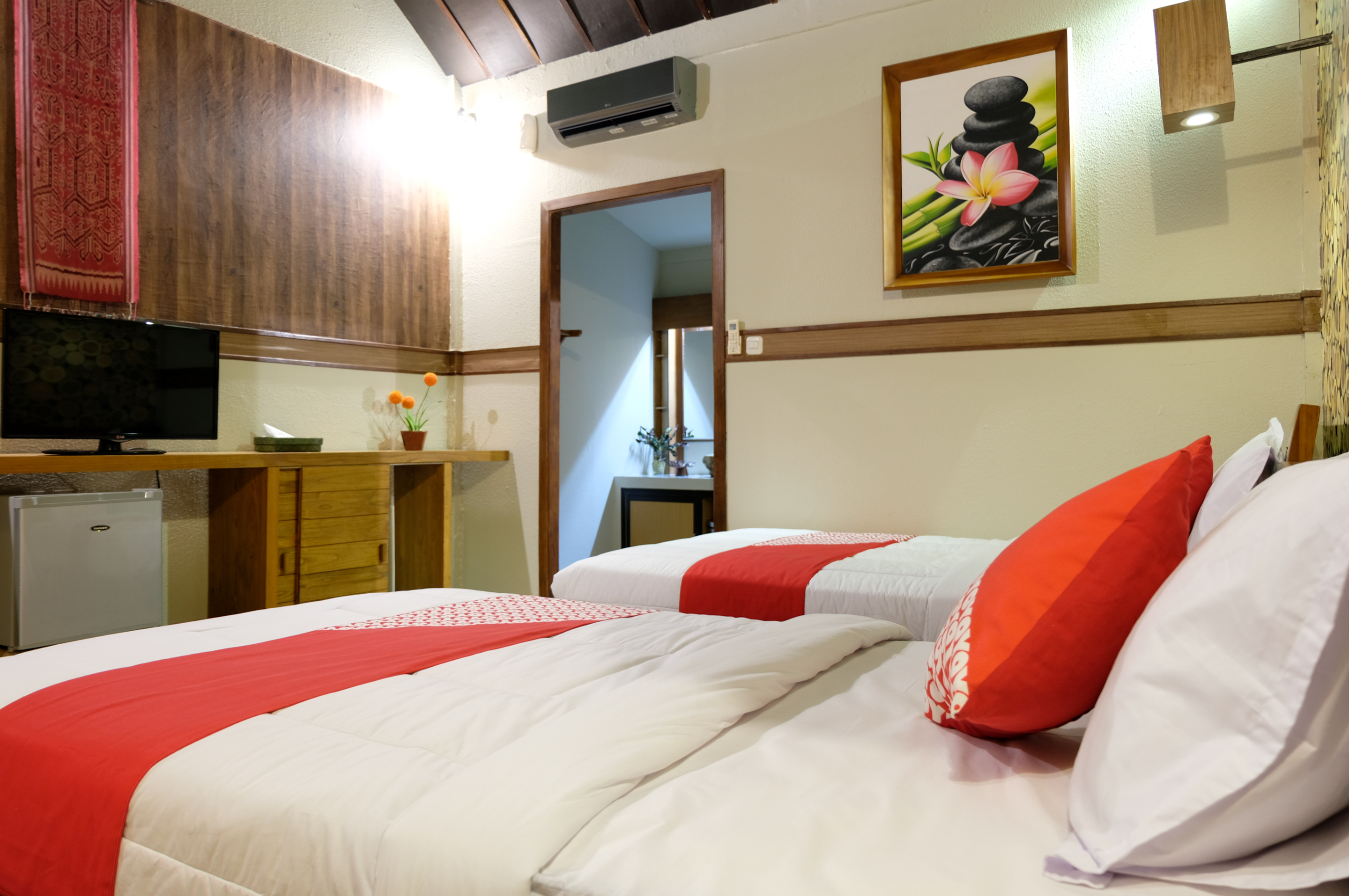 RedDoorz Plus @ Raya Senggigi Lombok