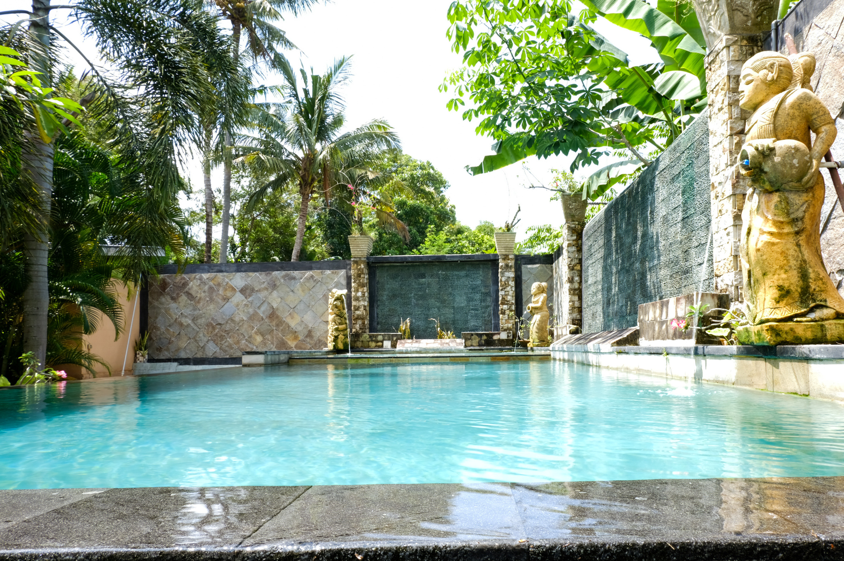 RedDoorz Plus @ Raya Senggigi Lombok