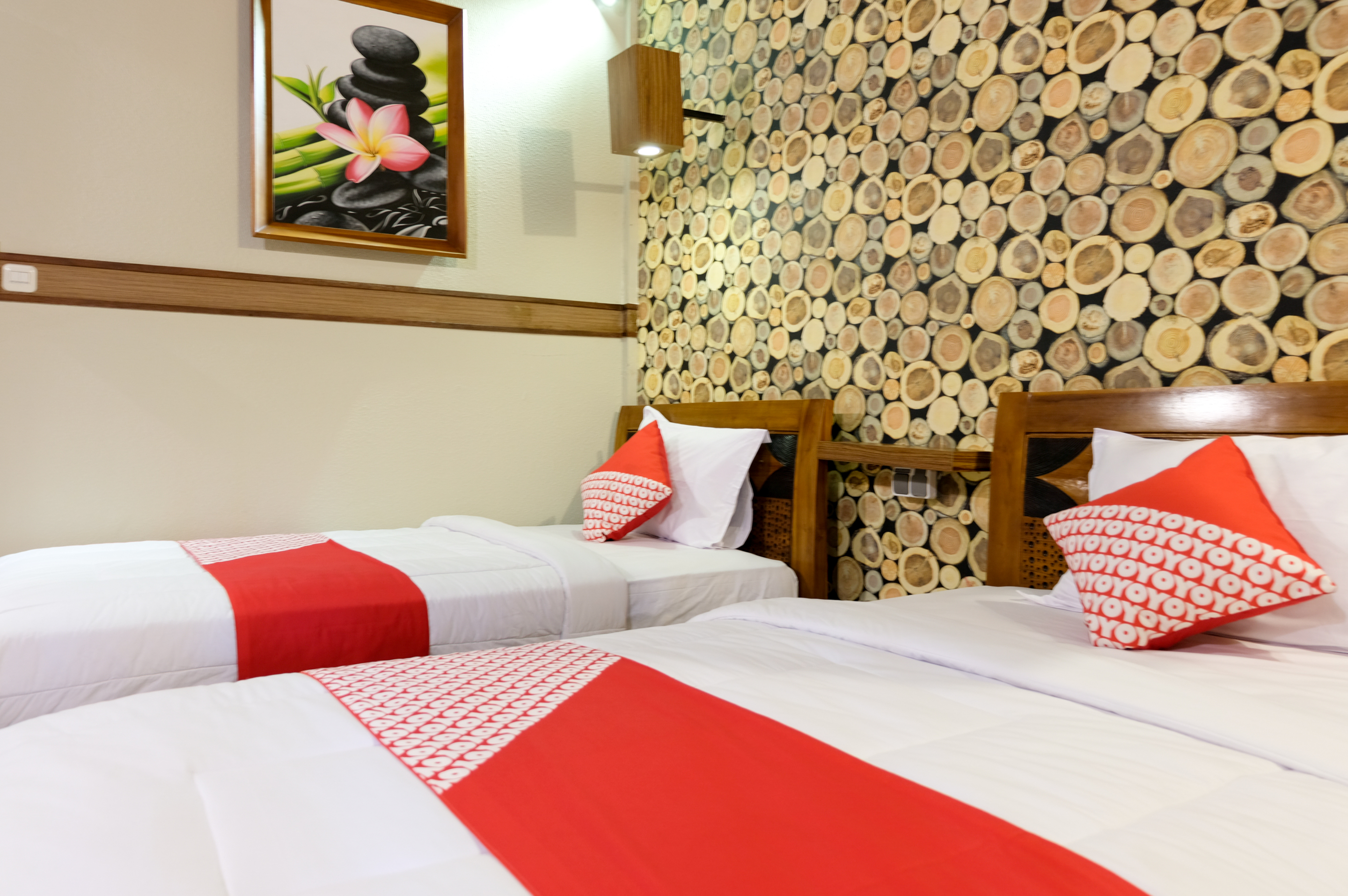 RedDoorz Plus @ Raya Senggigi Lombok