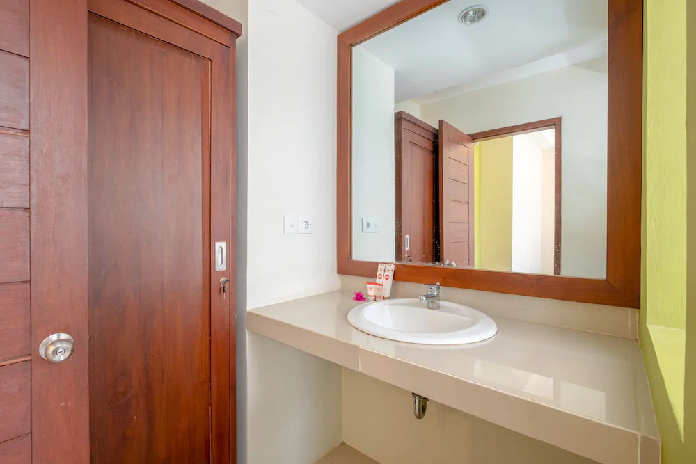 Mascot Beach Resort by OYO Rooms