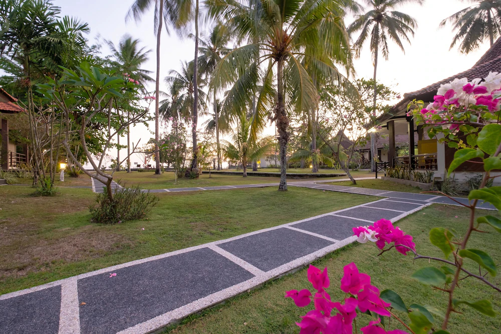 Mascot Beach Resort by OYO Rooms