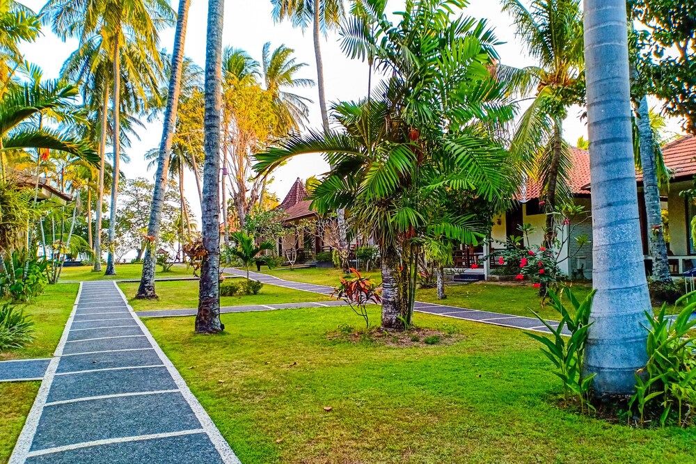 Mascot Beach Resort by OYO Rooms