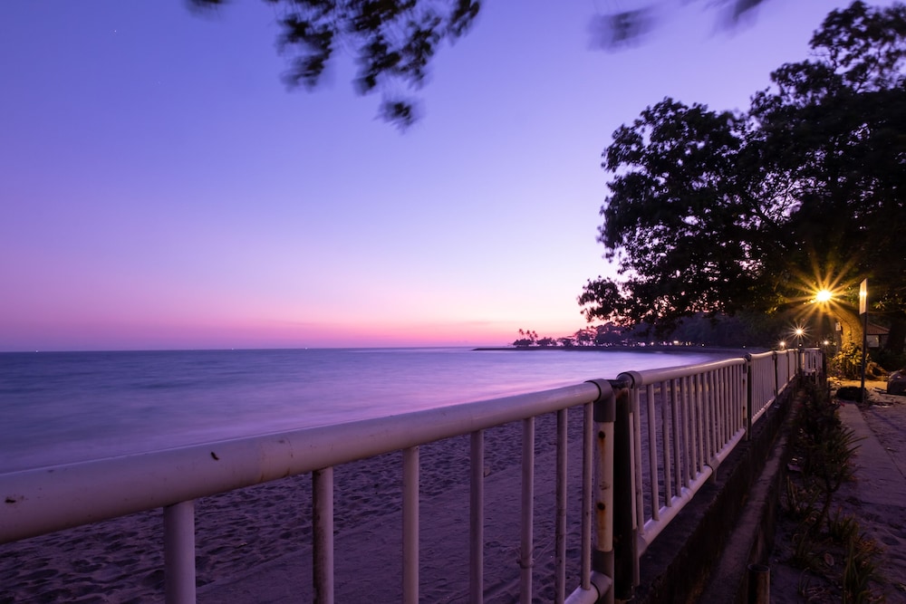 Mascot Beach Resort by OYO Rooms