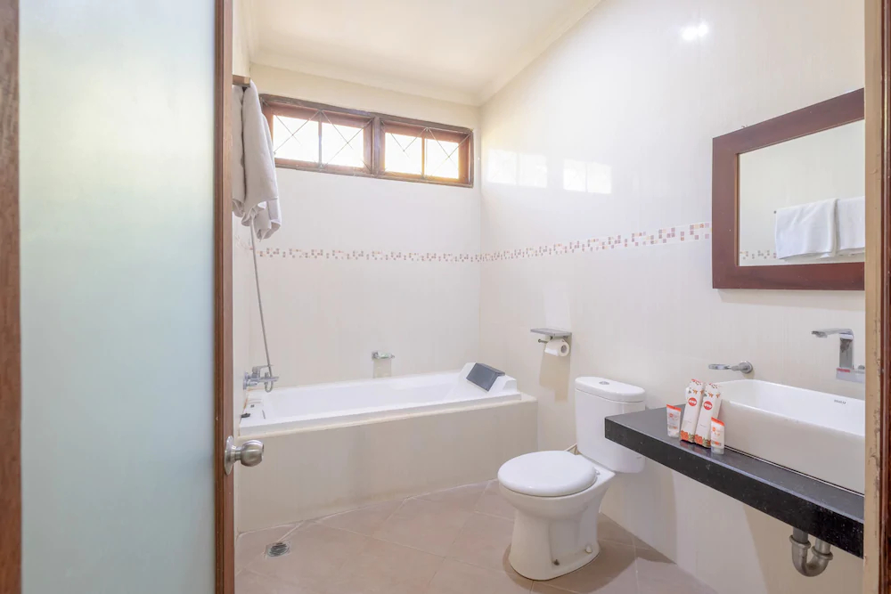 Mascot Beach Resort by OYO Rooms