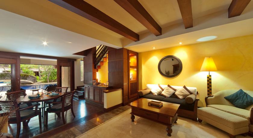 Pool Villa Club