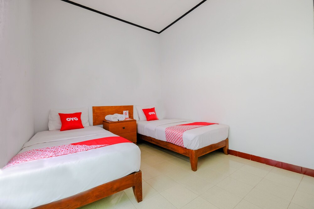 Senggigi Hill View Homestay by OYO Rooms