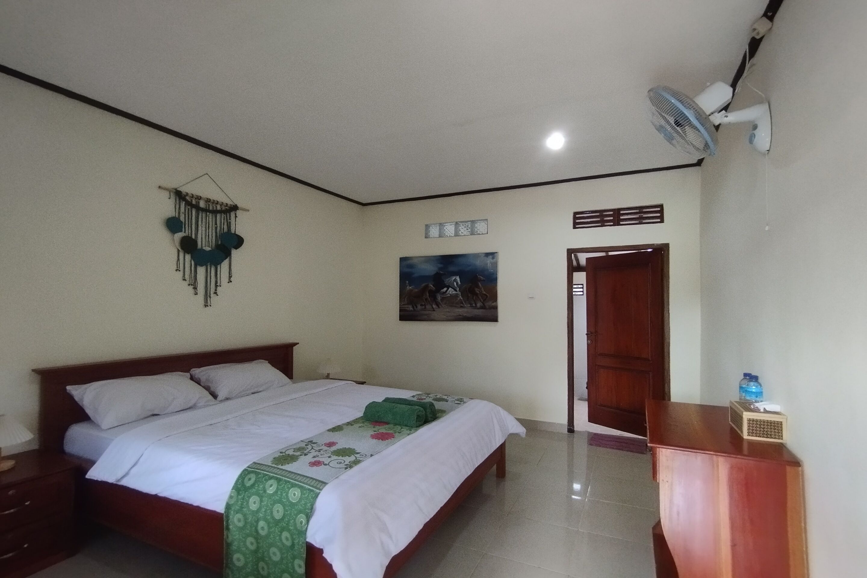 Spot On 93739 Insanta Hotel