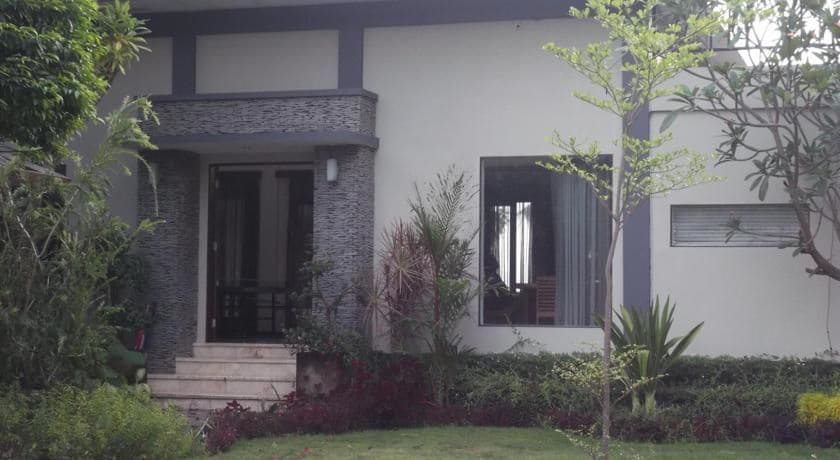 Villa Indah Batu Layar