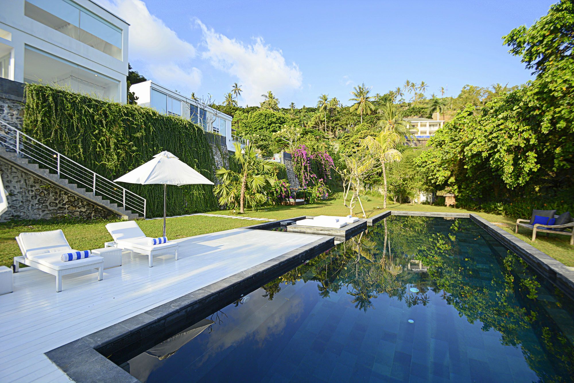 Villa L