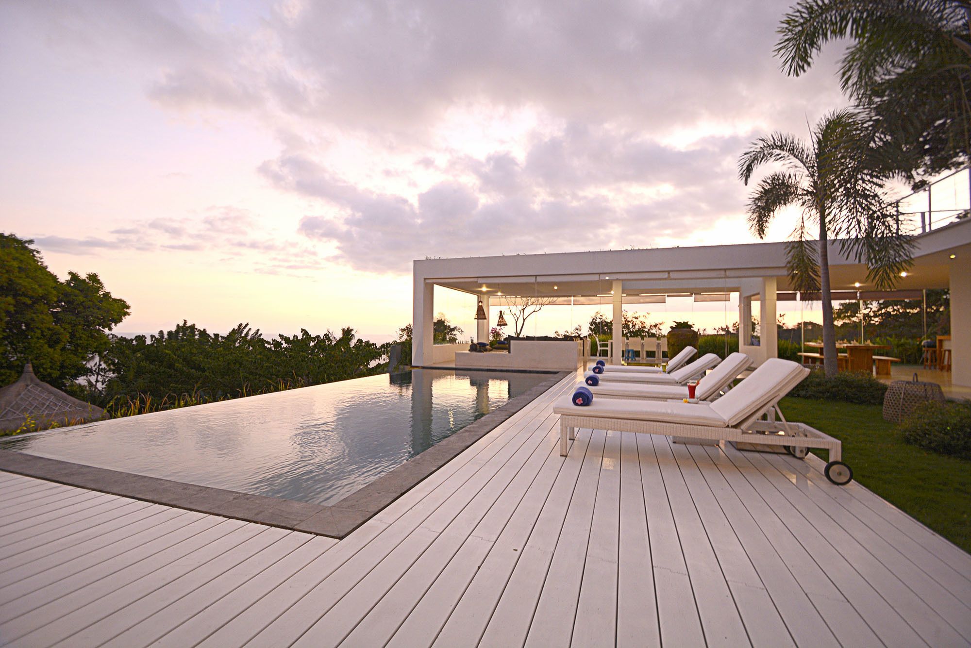 Villa L