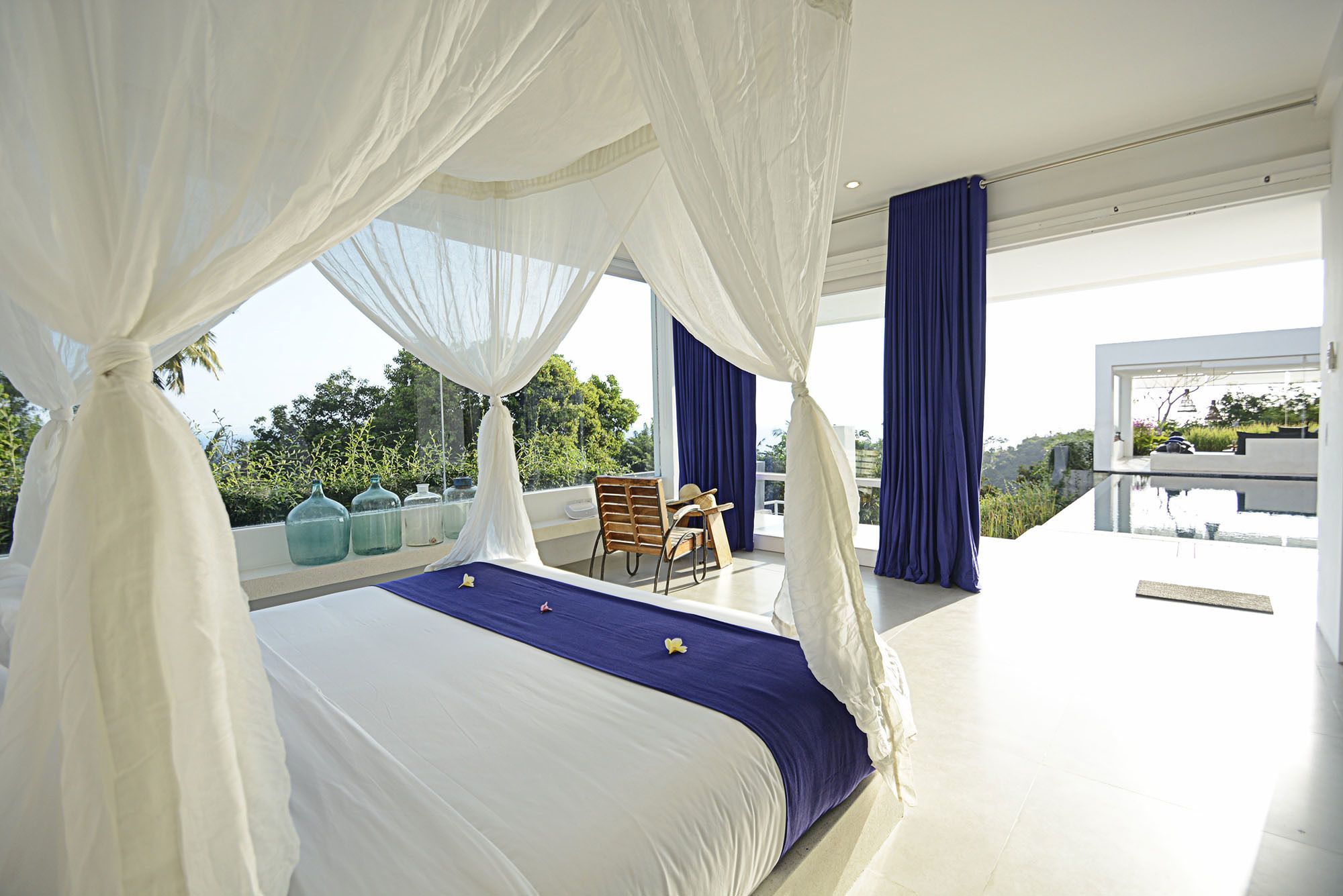 Villa L