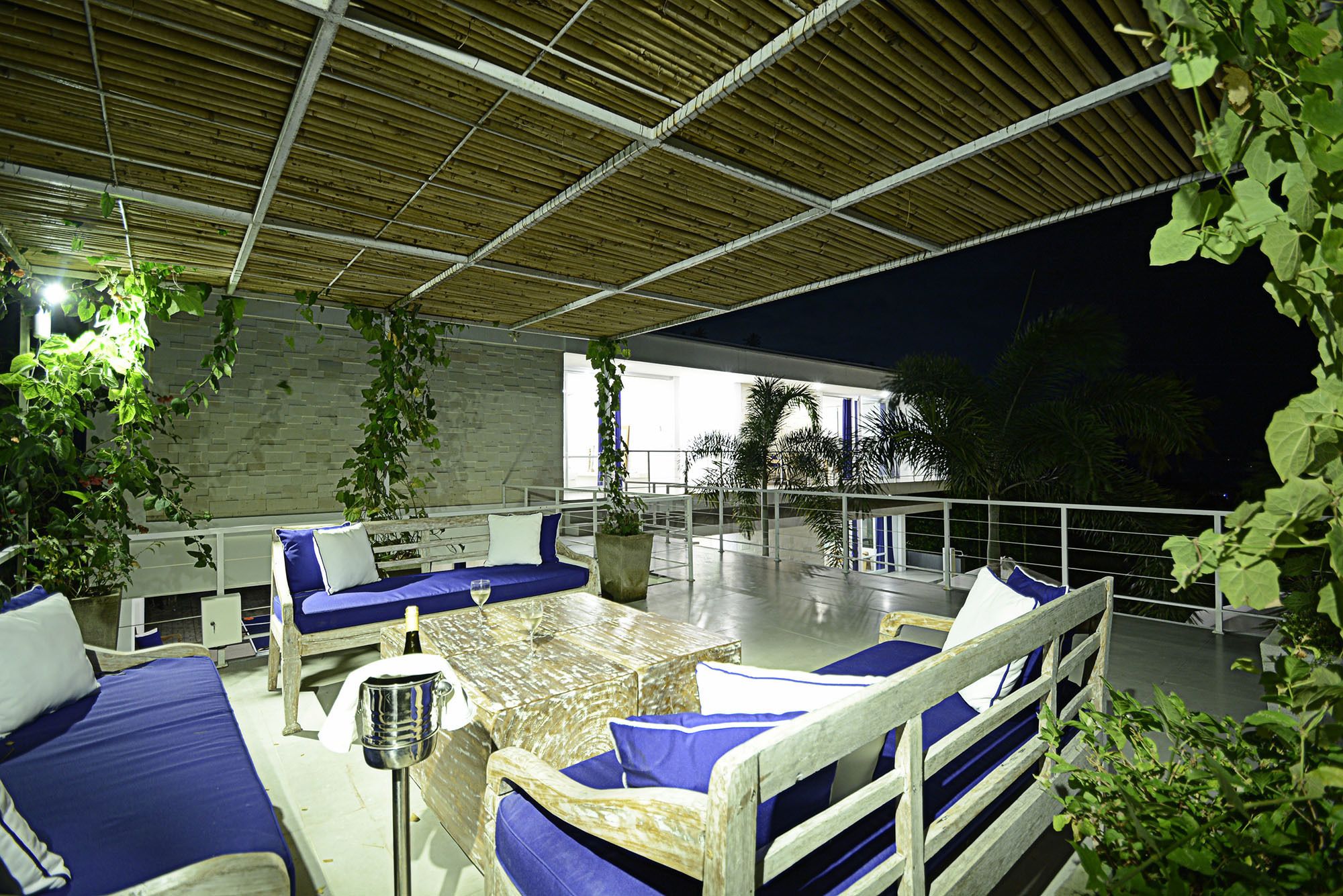 Villa L